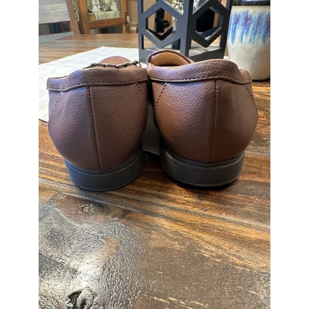 SOUL Naturalizer Lydia Loafers Brown Faux Leather Chain Detail Women's Size 9.5M